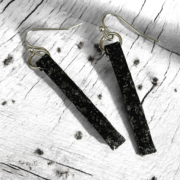 5 For $25💫Hammered Black Aluminum Grunge Dangles Earrings - Picture 4 of 7